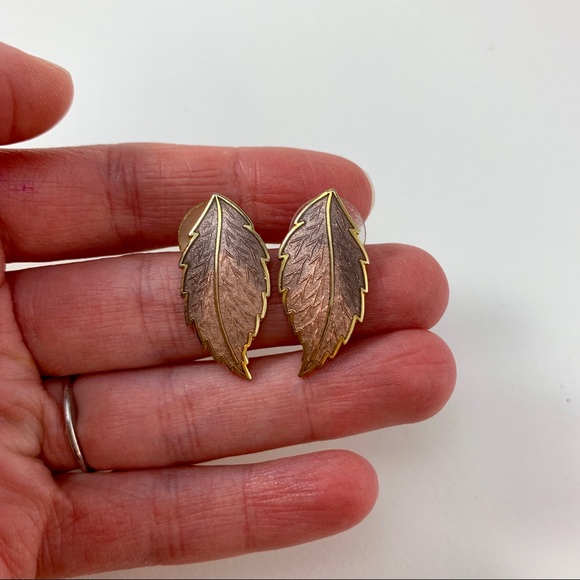 VINTAGE Leaf Studs - Picture 2 of 8